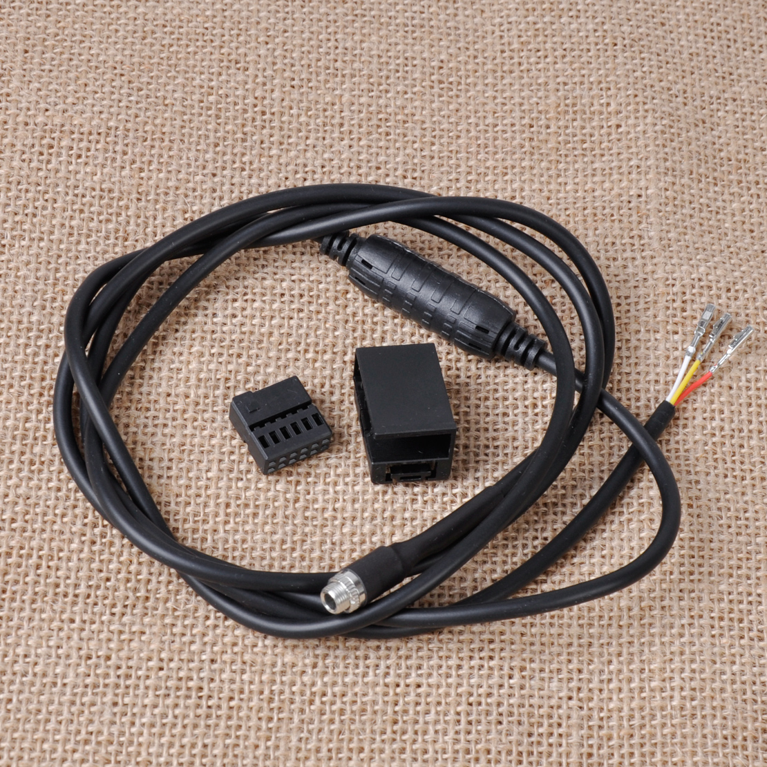 Аукс бмв. Aux BMW e60. USB разъем BMW e60. Разъем aux BMW. Проводка aux BMW e60.